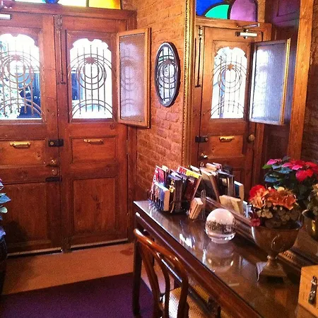 Aparthotel Dila Suits 1