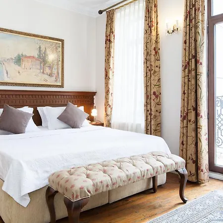 Dila Suits 1 Istanbul
