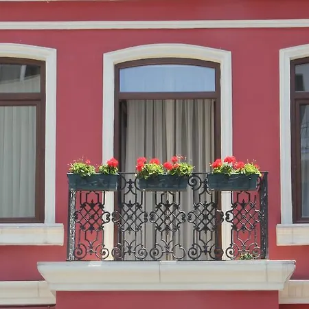 Dila Suits 1 Istambul