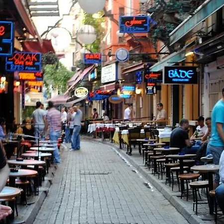 Aparthotel Dila Suits 1 3*