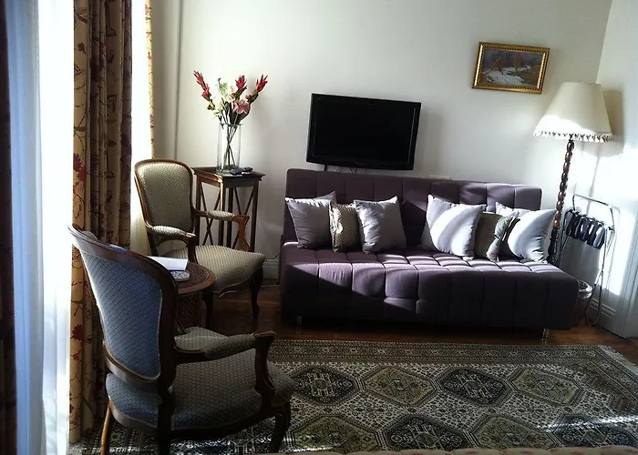 Dila Suits 1 Istambul